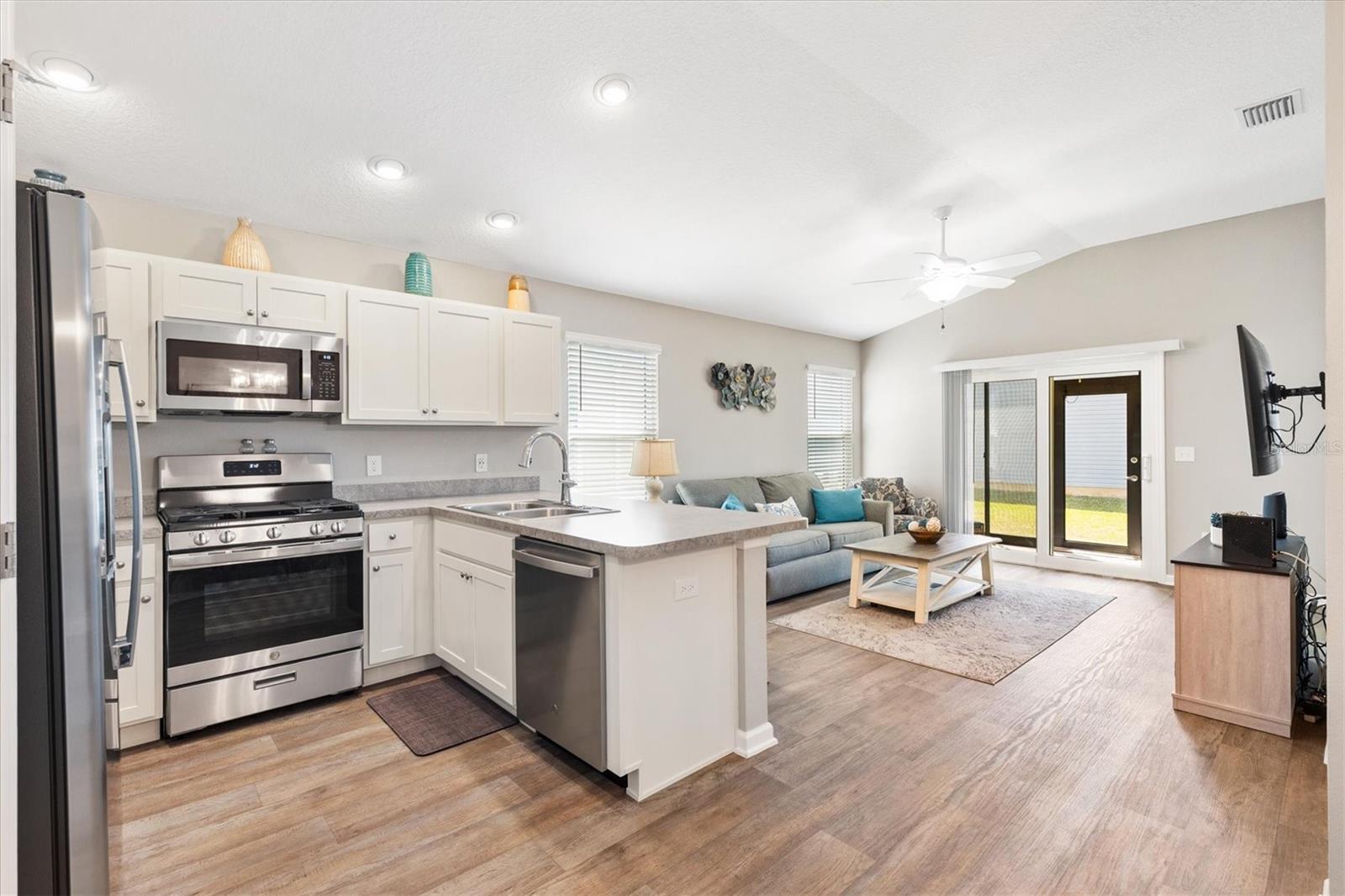 3948 MUNFORD TER, THE VILLAGES, FL, 32163