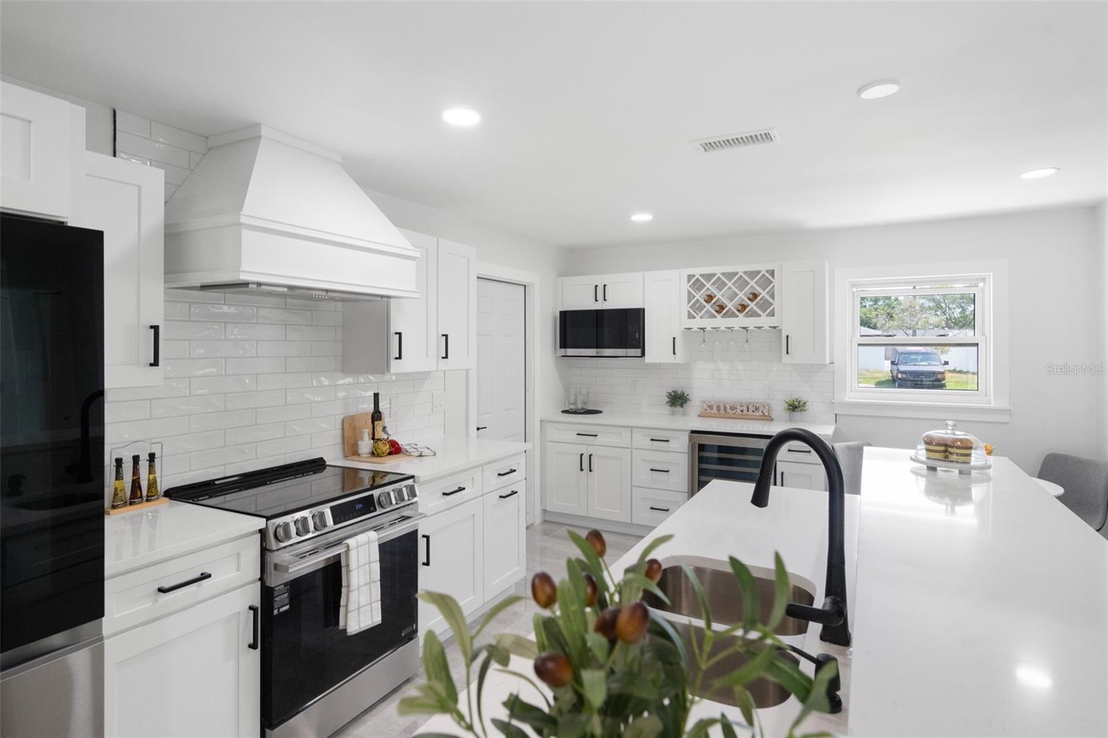 1715 DELAWARE AVE NE, ST PETERSBURG, FL, 33703