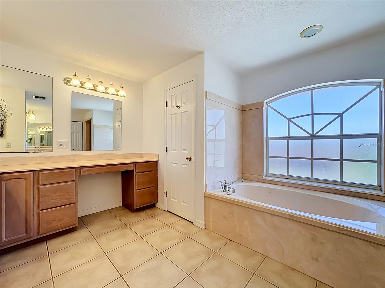 624 KINGSTON CT, APOLLO BEACH, FL, 33572
