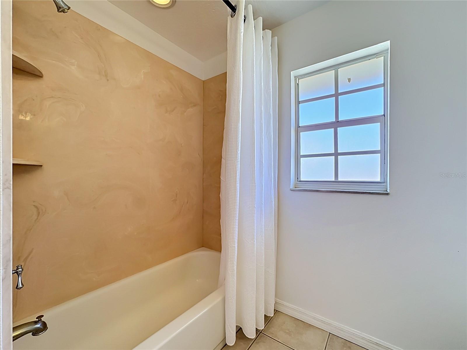 624 KINGSTON CT, APOLLO BEACH, FL, 33572
