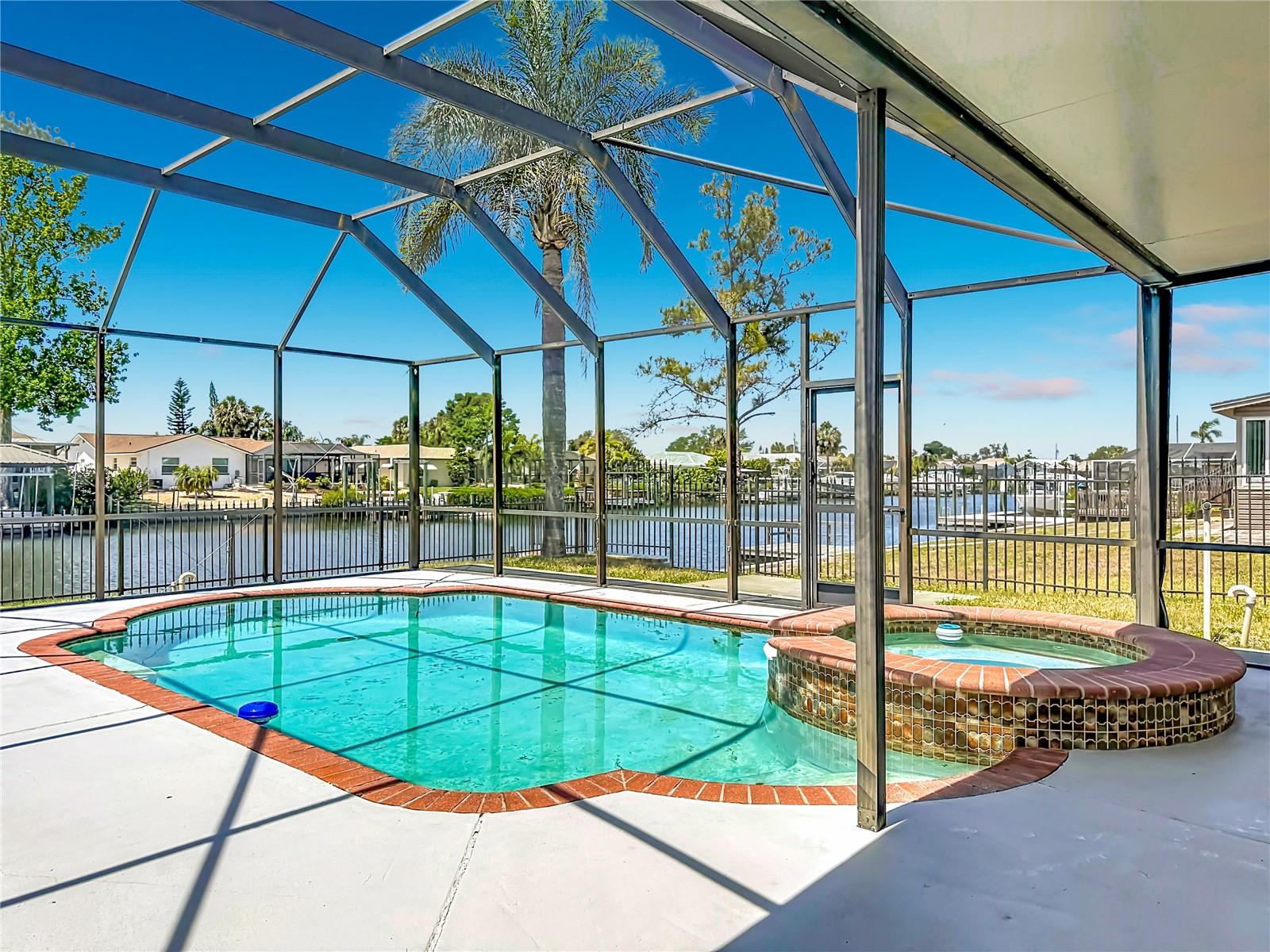 624 KINGSTON CT, APOLLO BEACH, FL, 33572