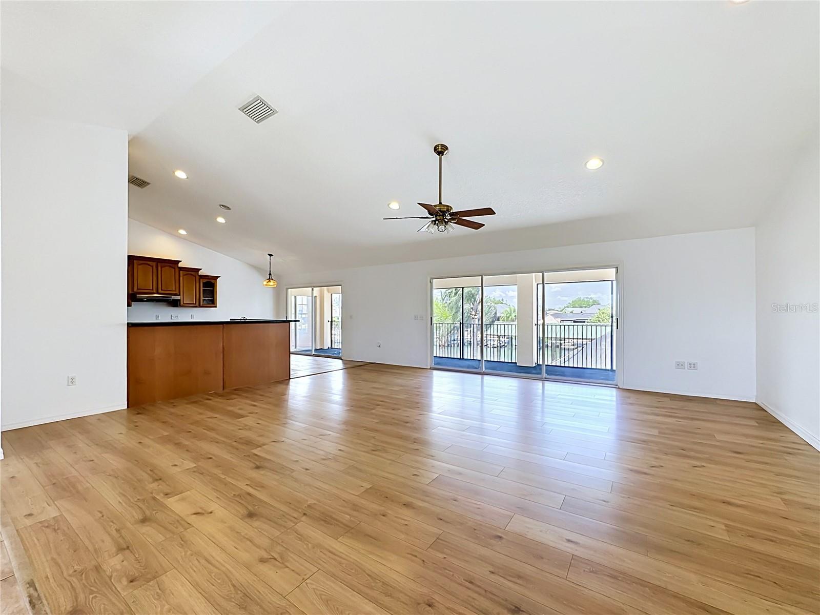 624 KINGSTON CT, APOLLO BEACH, FL, 33572