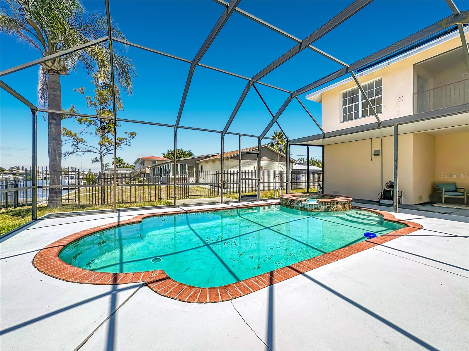 624 KINGSTON CT, APOLLO BEACH, FL, 33572