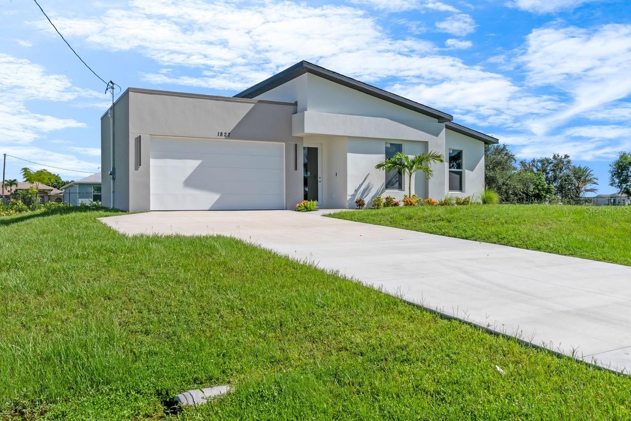 1827 EMBERS PKWY W, CAPE CORAL, FL, 33993