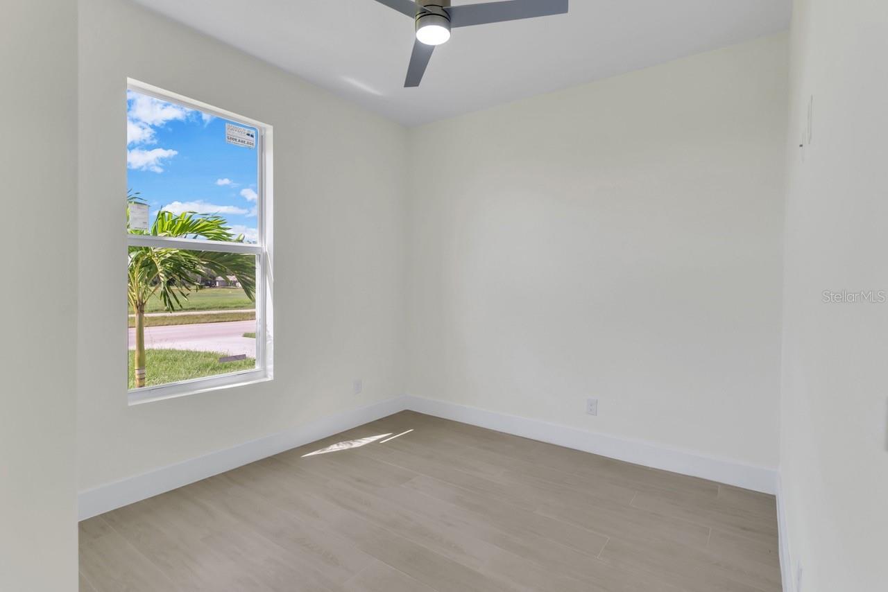 1827 EMBERS PKWY W, CAPE CORAL, FL, 33993