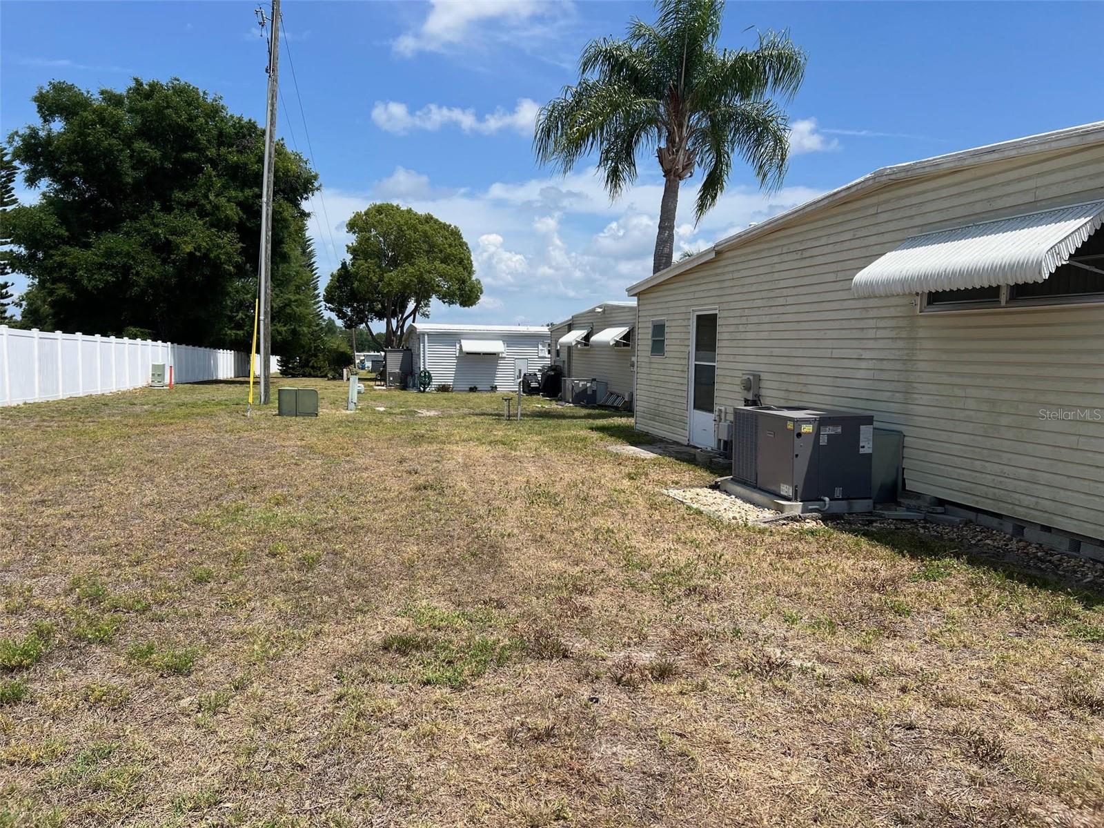 96 ROYAL PALM CIR, LARGO, FL, 33778