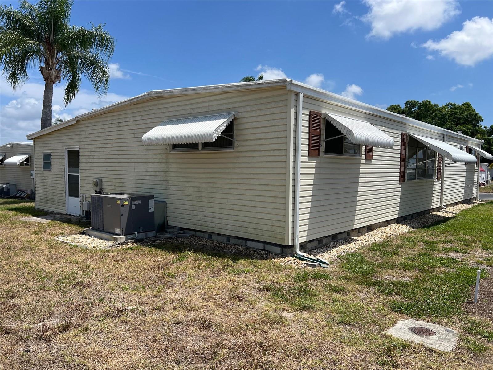 96 ROYAL PALM CIR, LARGO, FL, 33778