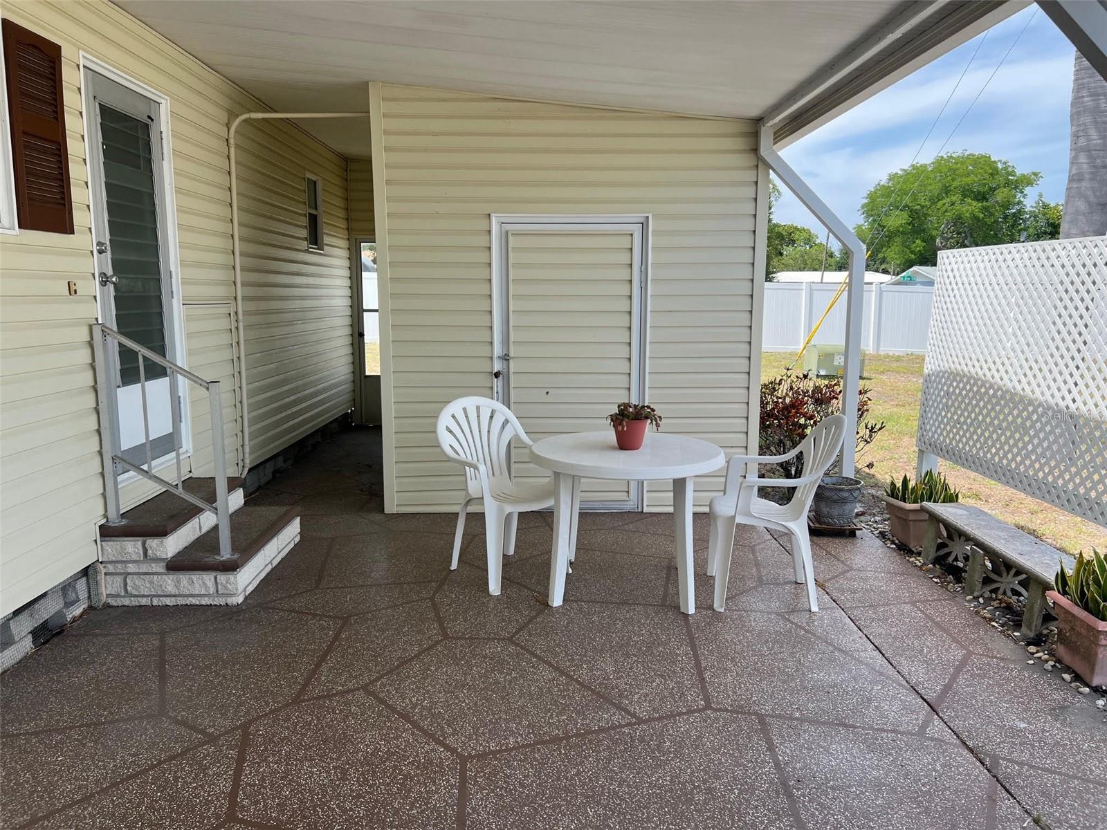 96 ROYAL PALM CIR, LARGO, FL, 33778