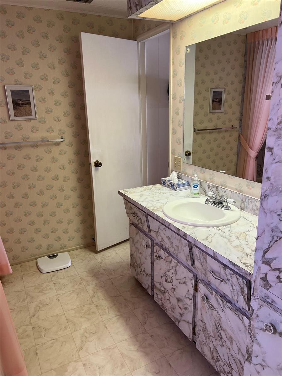 96 ROYAL PALM CIR, LARGO, FL, 33778