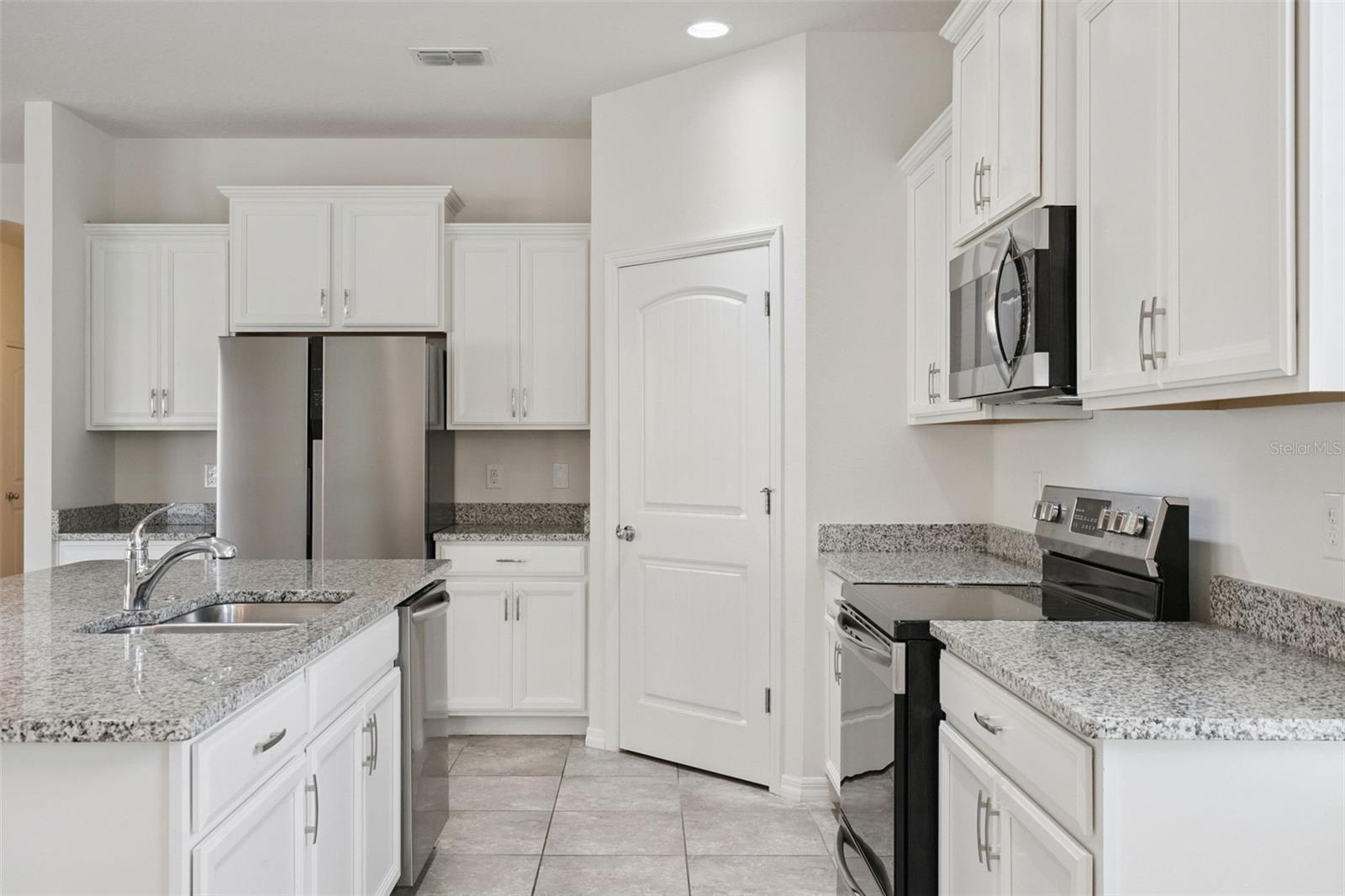 16031 PEBBLE BLUFF LOOP, WINTER GARDEN, FL, 34787