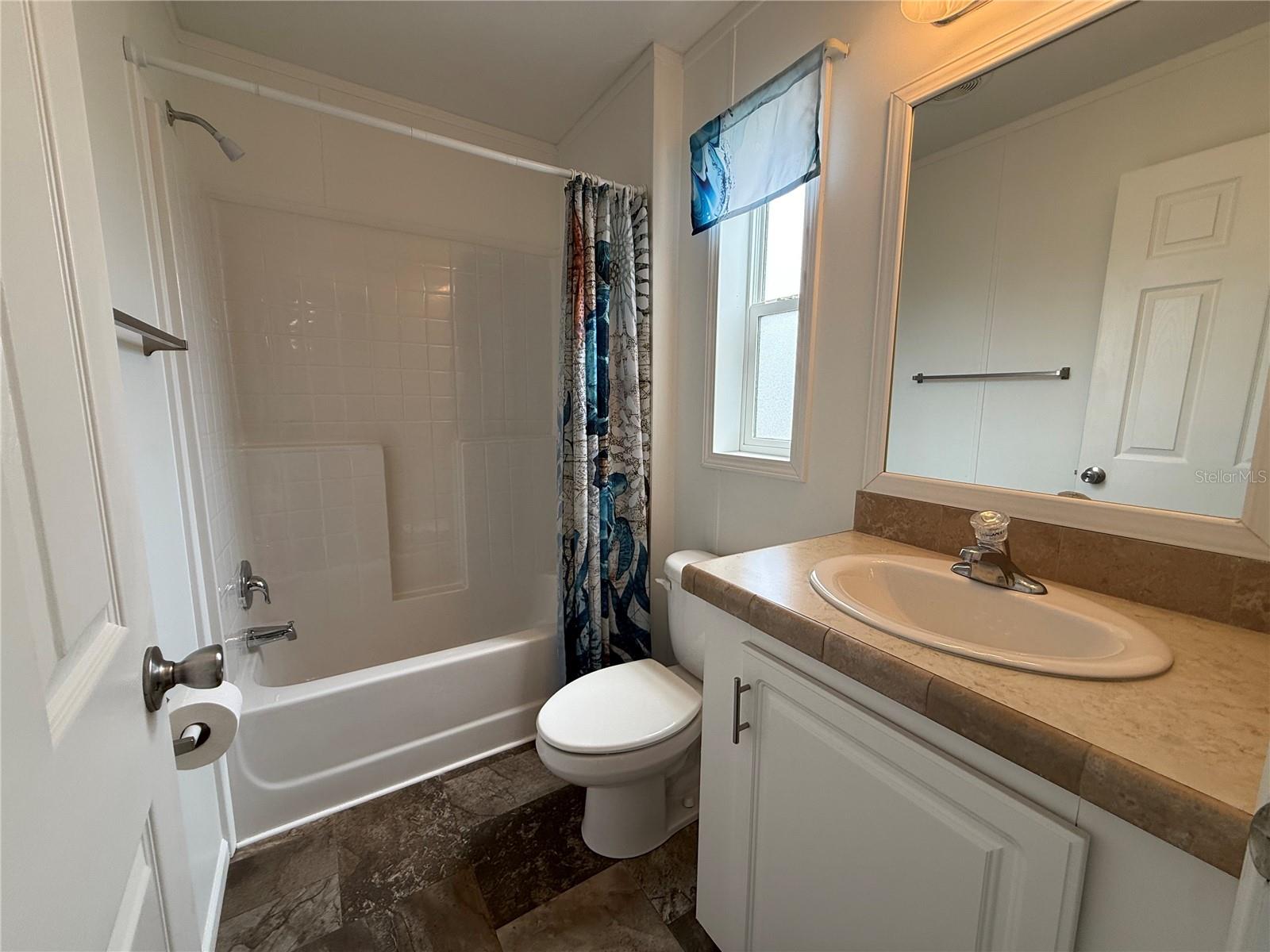 3 DATE AVE, BRADENTON, FL, 34207