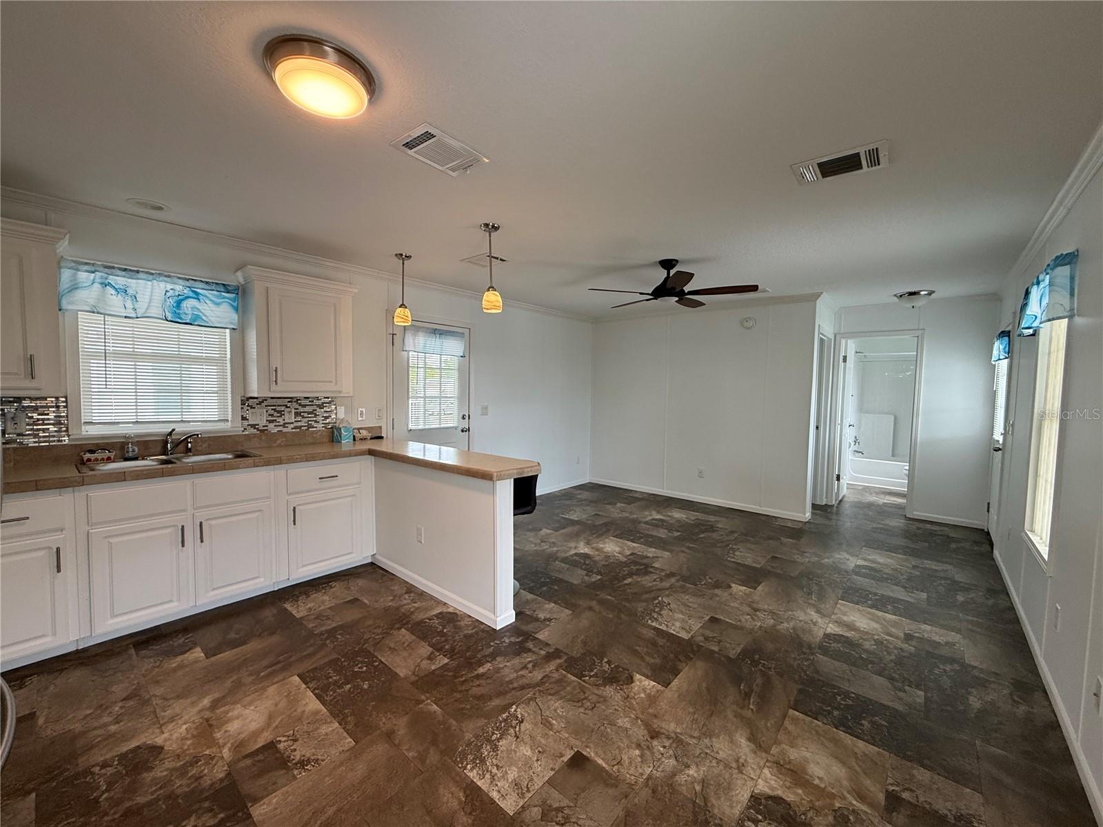 3 DATE AVE, BRADENTON, FL, 34207