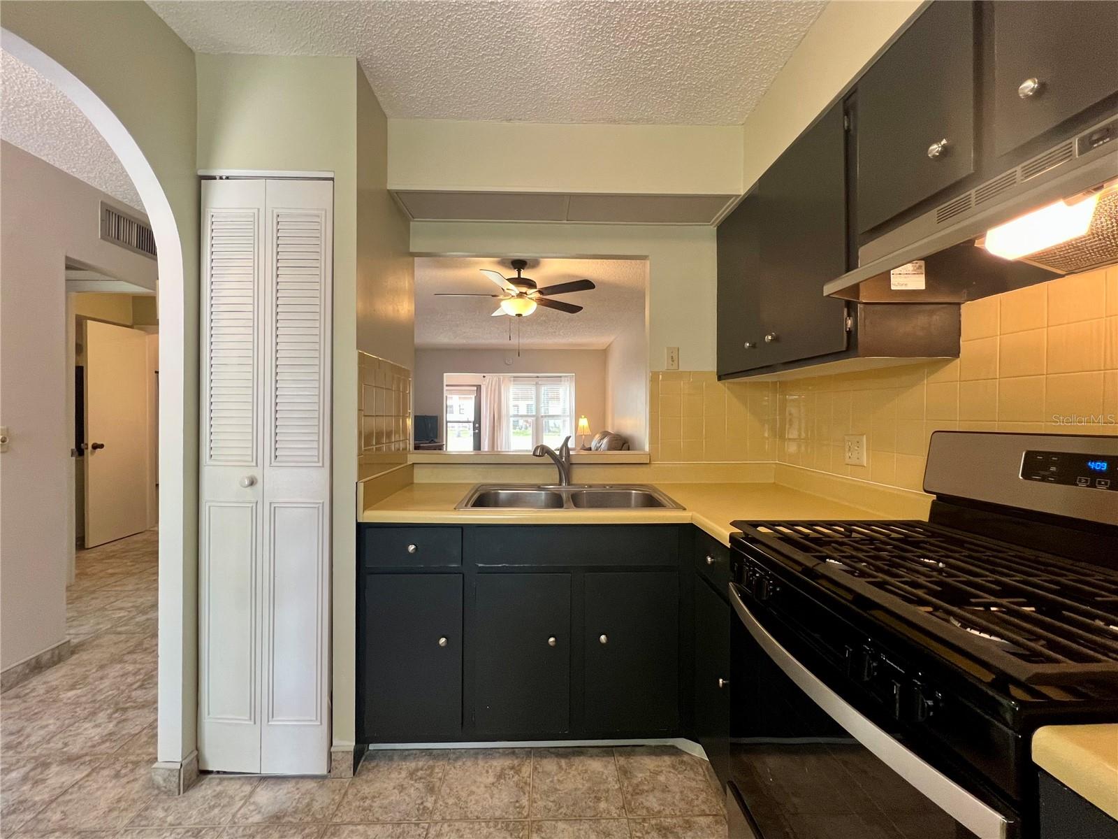 2946 FEATHER DR, CLEARWATER, FL, 33759
