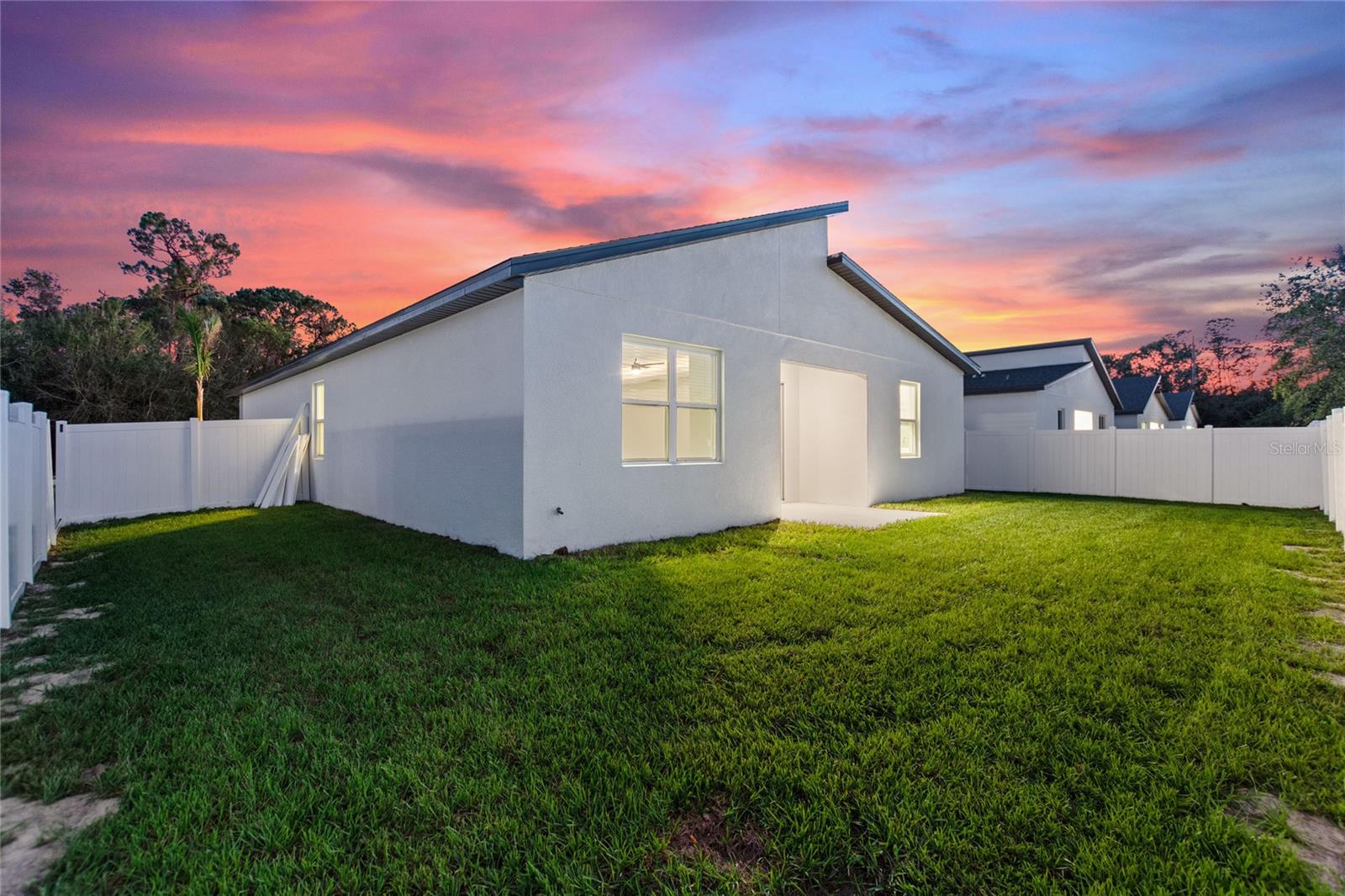 330 ROYAL PALM WAY, WINTER HAVEN, FL, 33881