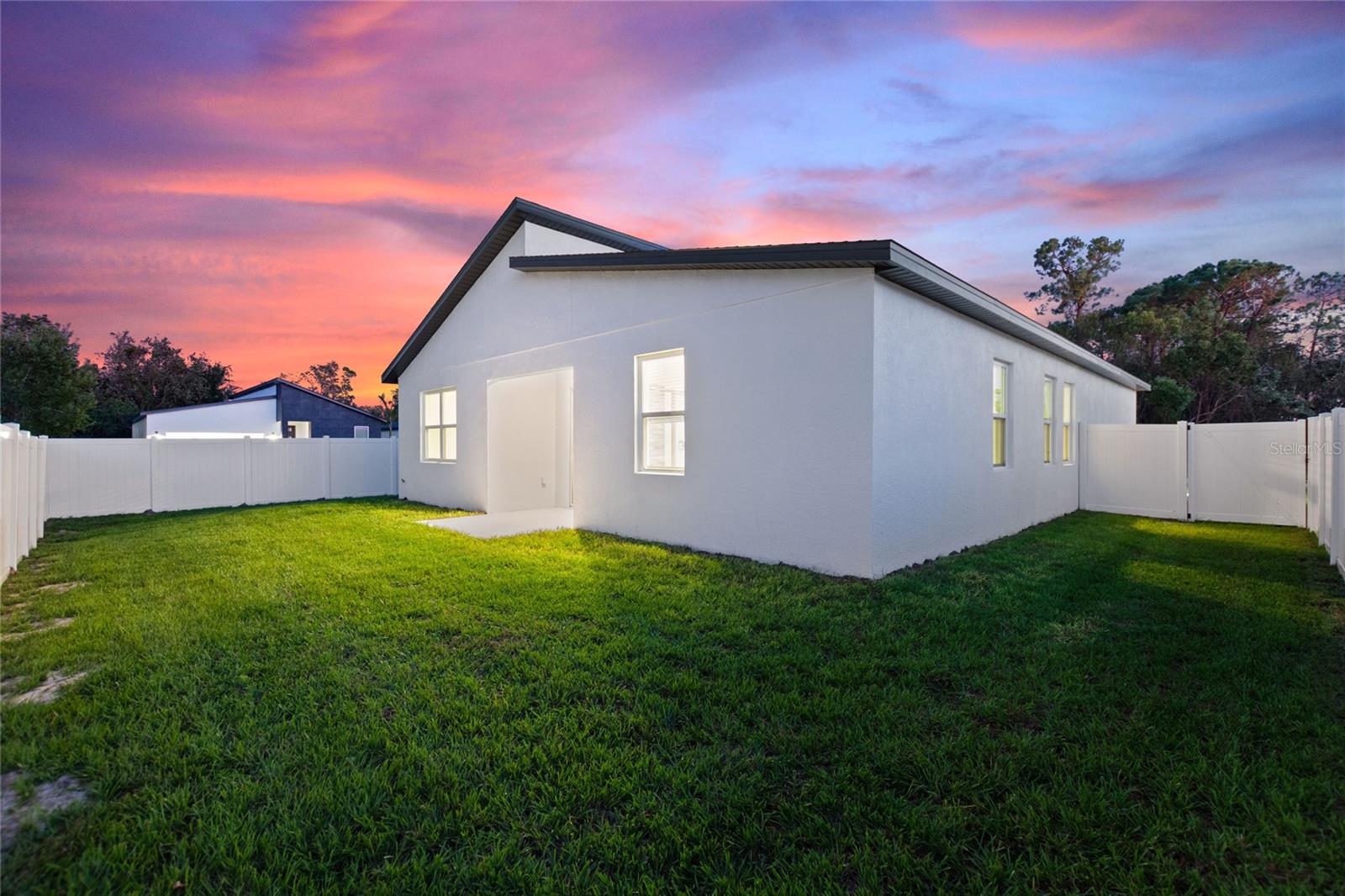 330 ROYAL PALM WAY, WINTER HAVEN, FL, 33881