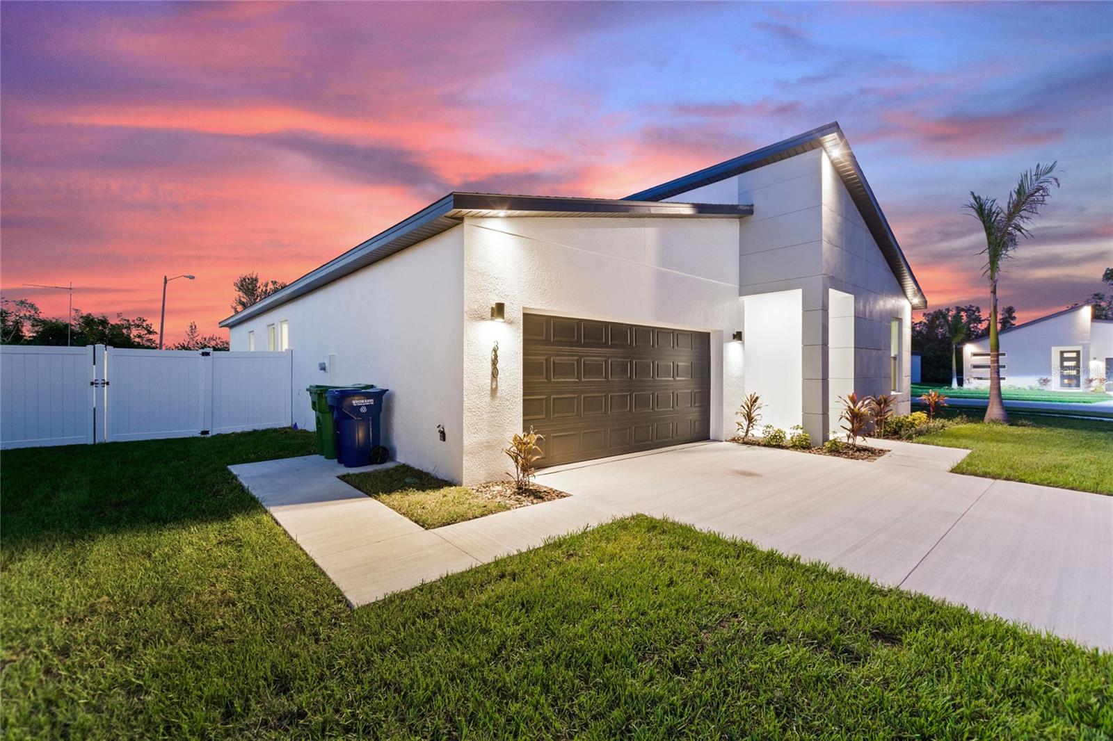 330 ROYAL PALM WAY, WINTER HAVEN, FL, 33881