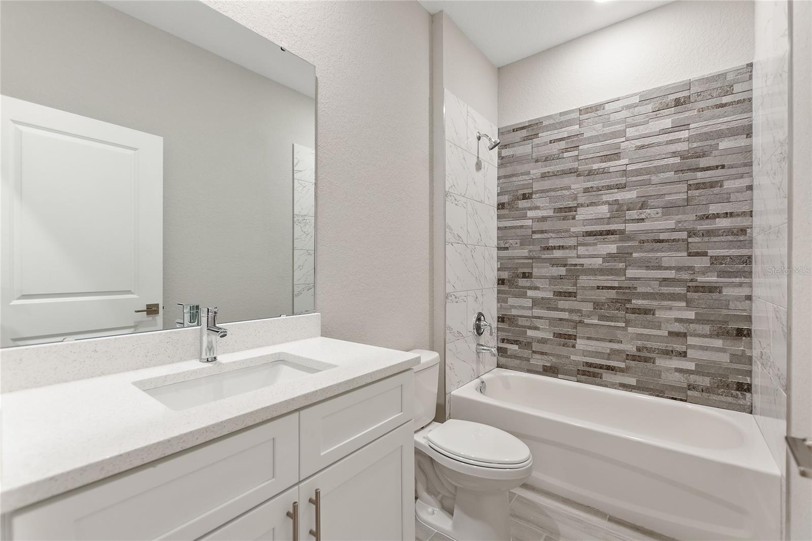 330 ROYAL PALM WAY, WINTER HAVEN, FL, 33881
