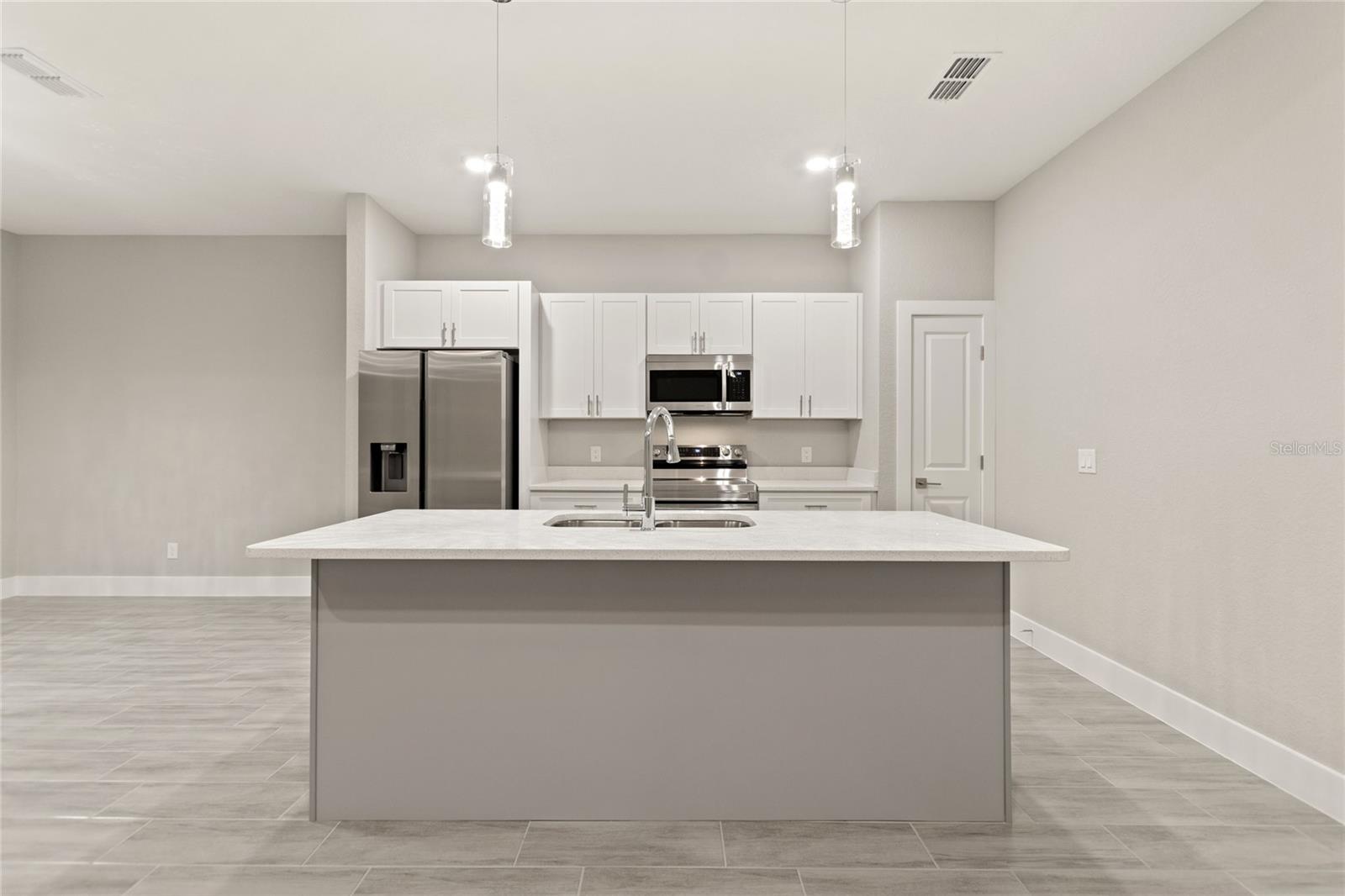 330 ROYAL PALM WAY, WINTER HAVEN, FL, 33881
