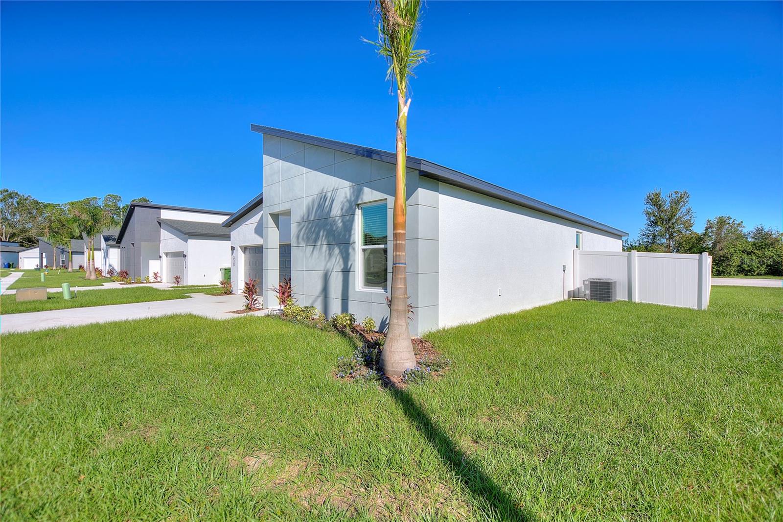 330 ROYAL PALM WAY, WINTER HAVEN, FL, 33881