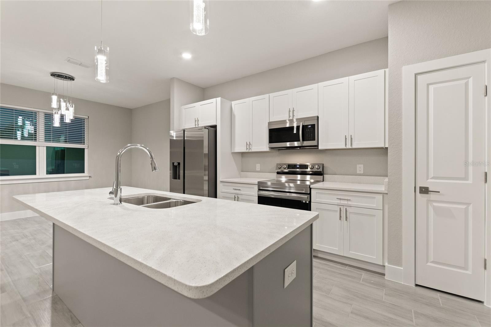 330 ROYAL PALM WAY, WINTER HAVEN, FL, 33881