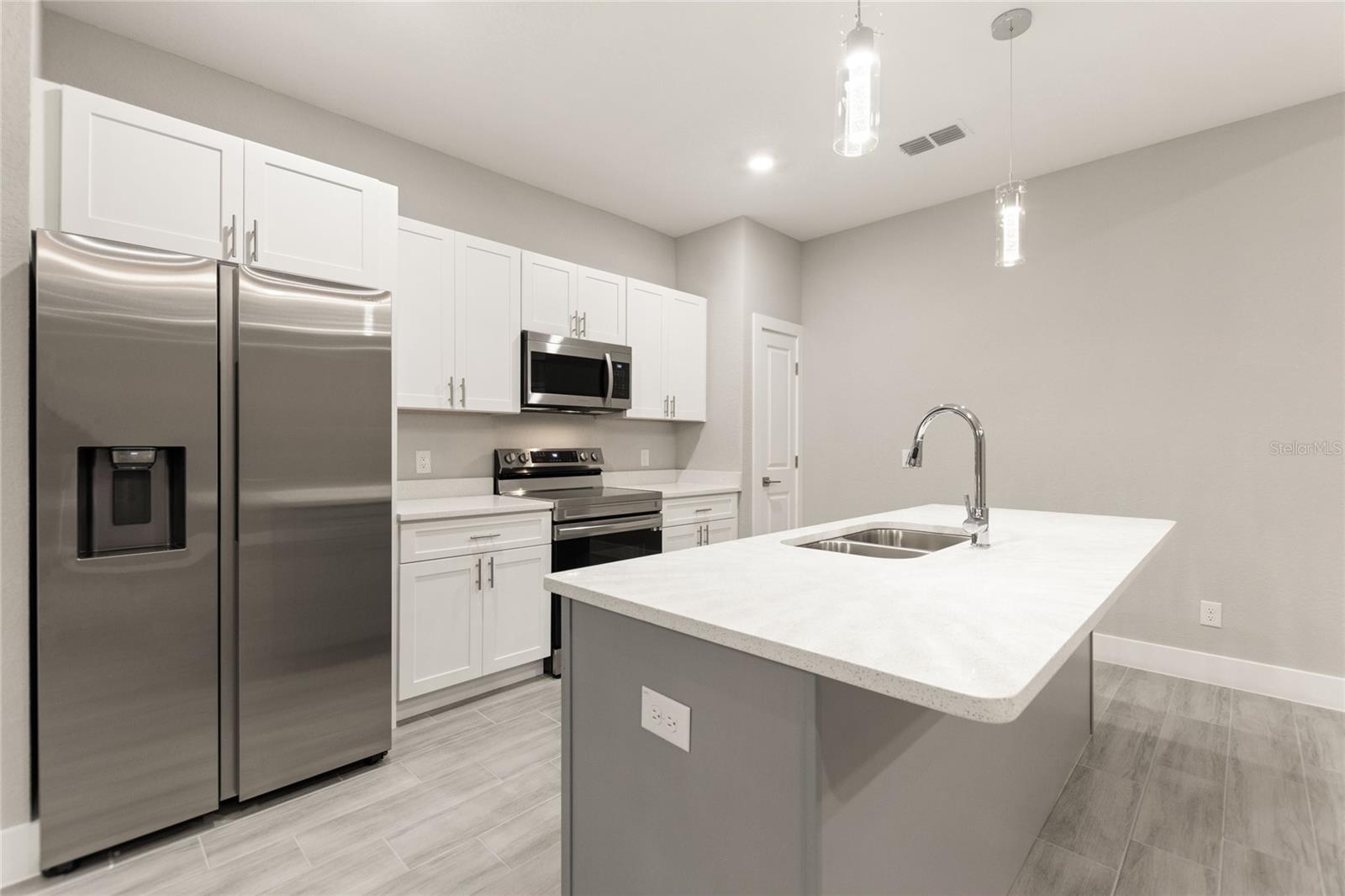 330 ROYAL PALM WAY, WINTER HAVEN, FL, 33881