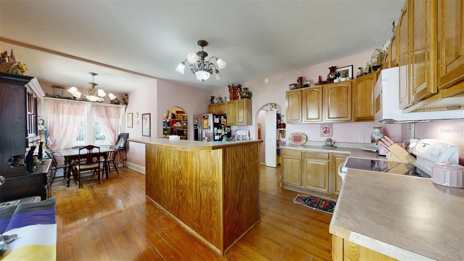 805 E FORT KING ST, OCALA, FL, 34471