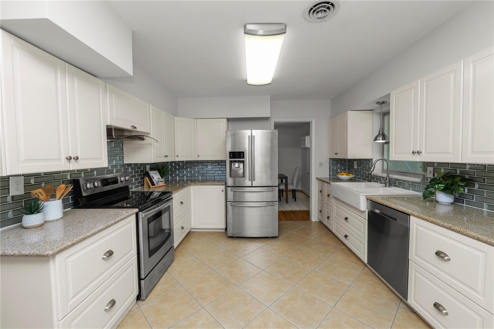 2215 WOODBINE AVE, LAKELAND, FL, 33803