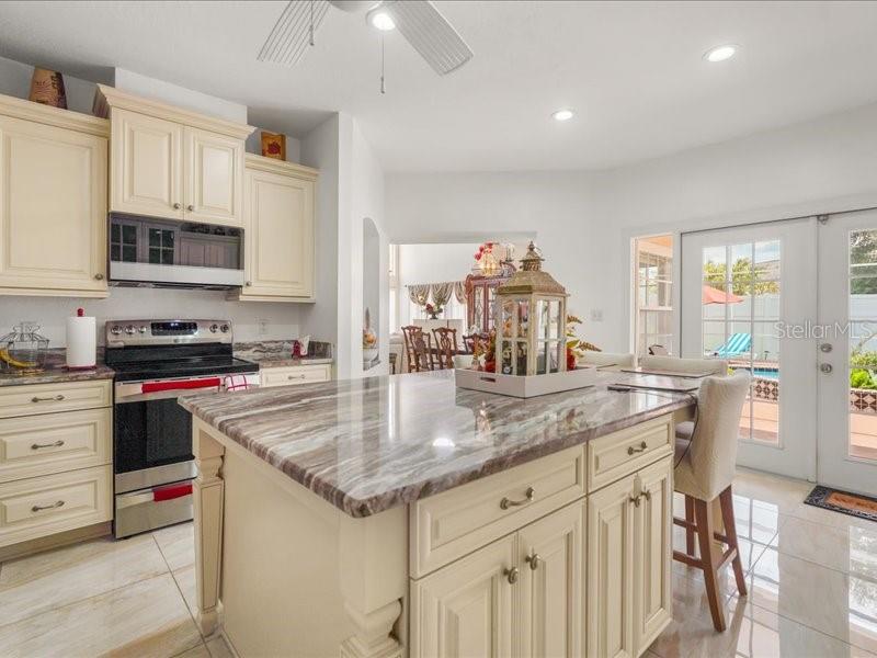 2325 N ROCHELLE AVE, KISSIMMEE, FL, 34746