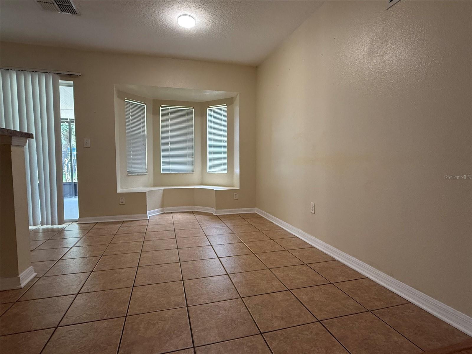 5901 WRENWATER DR, LITHIA, FL, 33547