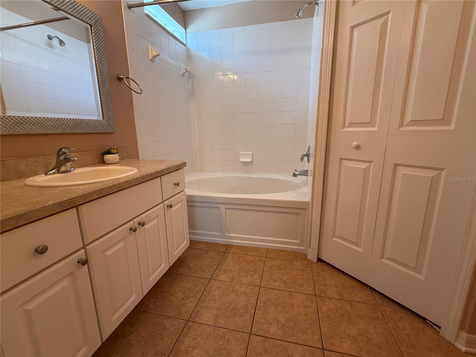 5901 WRENWATER DR, LITHIA, FL, 33547