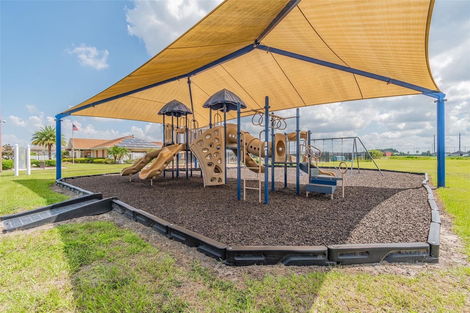 2222 ROANOKE SPRINGS DR, RUSKIN, FL, 33570
