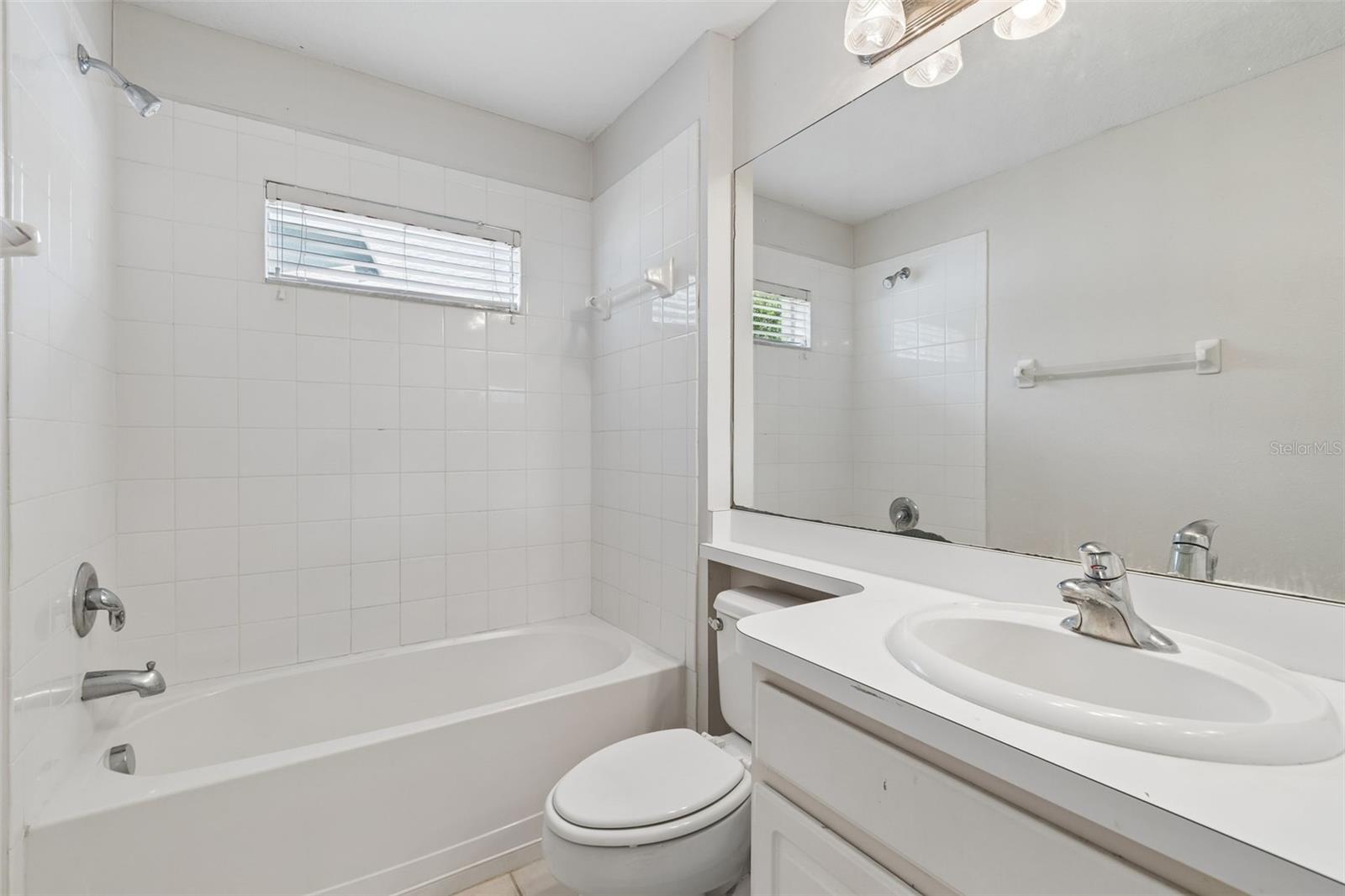 2222 ROANOKE SPRINGS DR, RUSKIN, FL, 33570