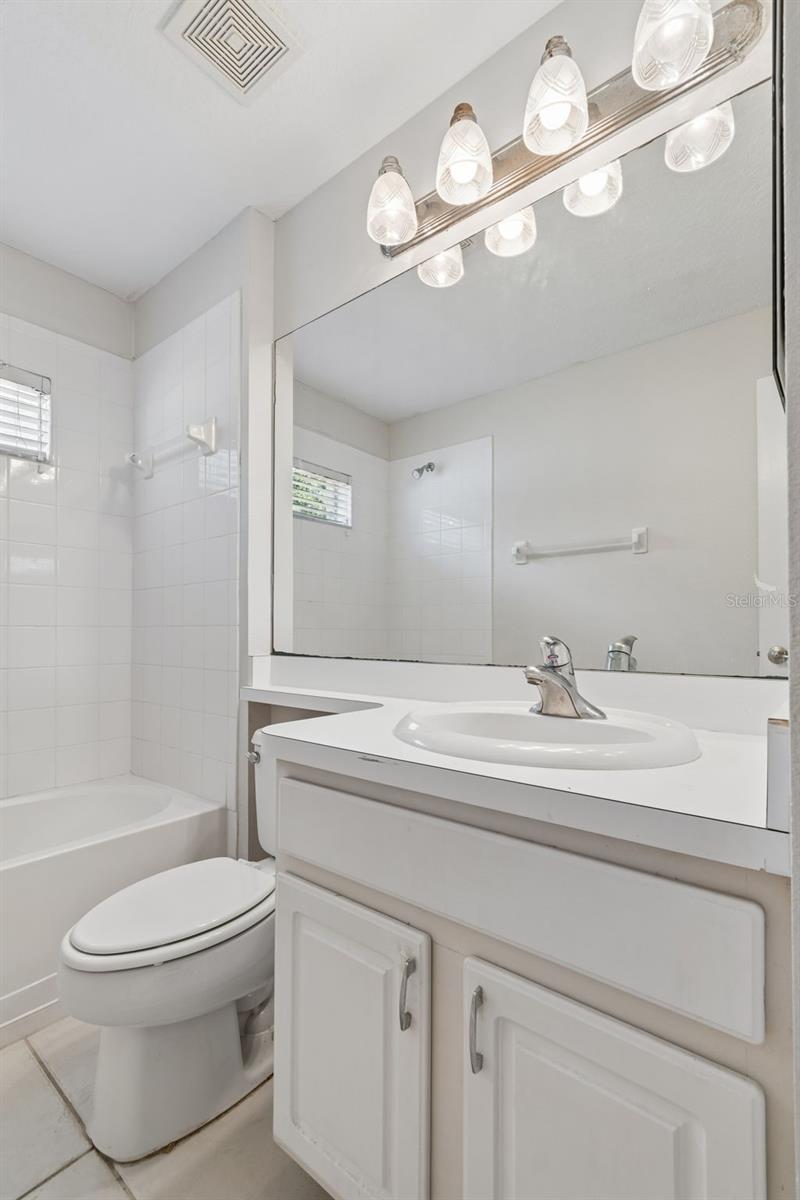 2222 ROANOKE SPRINGS DR, RUSKIN, FL, 33570