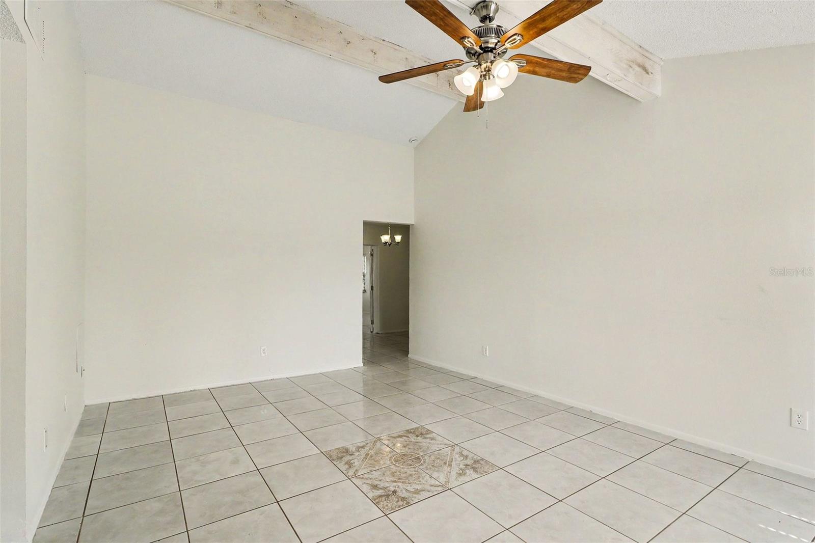 136 W CEDARWOOD CIR, KISSIMMEE, FL, 34743