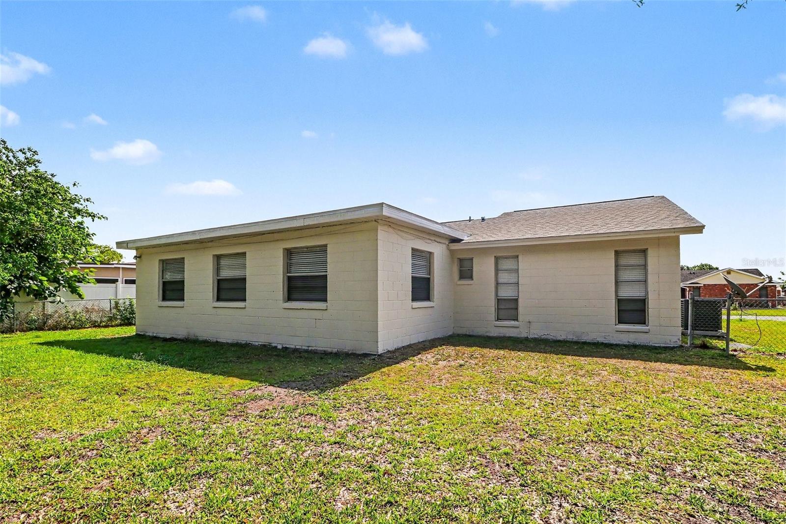 136 W CEDARWOOD CIR, KISSIMMEE, FL, 34743