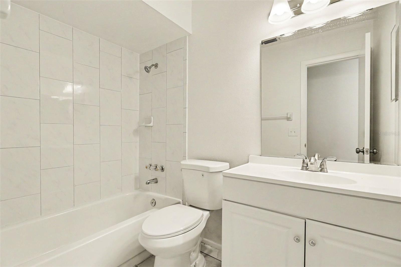 136 W CEDARWOOD CIR, KISSIMMEE, FL, 34743
