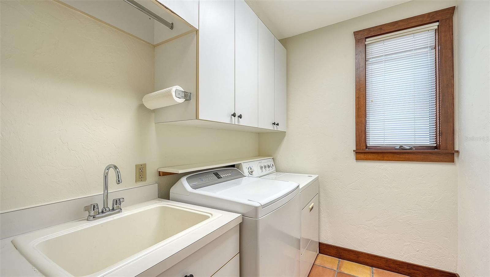 156 EMERSON DR, SARASOTA, FL, 34236