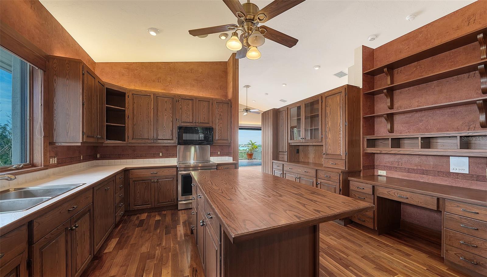 156 EMERSON DR, SARASOTA, FL, 34236