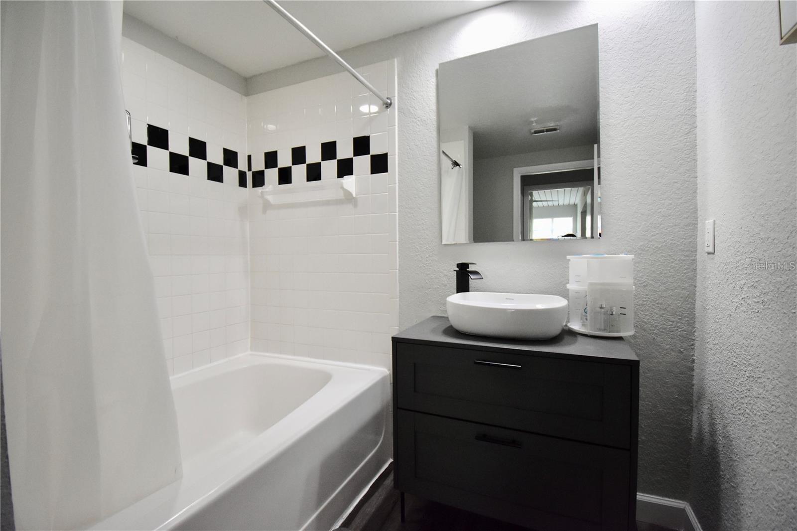 2402 W AZEELE ST #417, TAMPA, FL, 33609