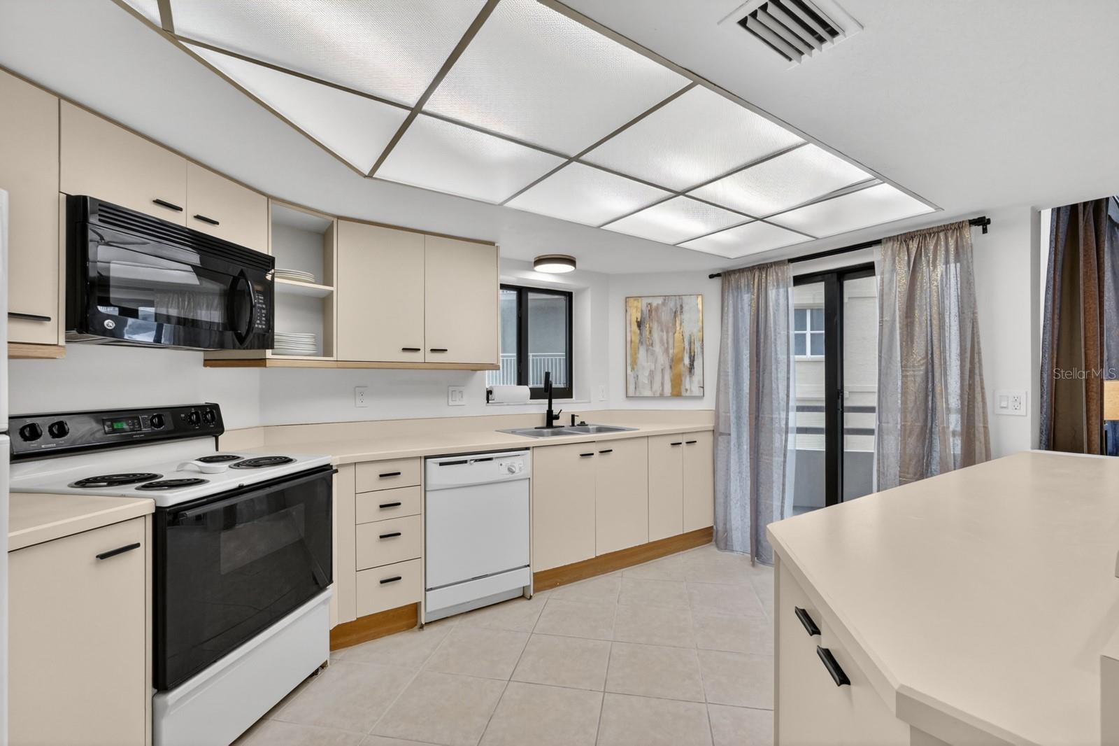 SEYCHELLES CONDO, DAYTONA BEACH, FL, 32118