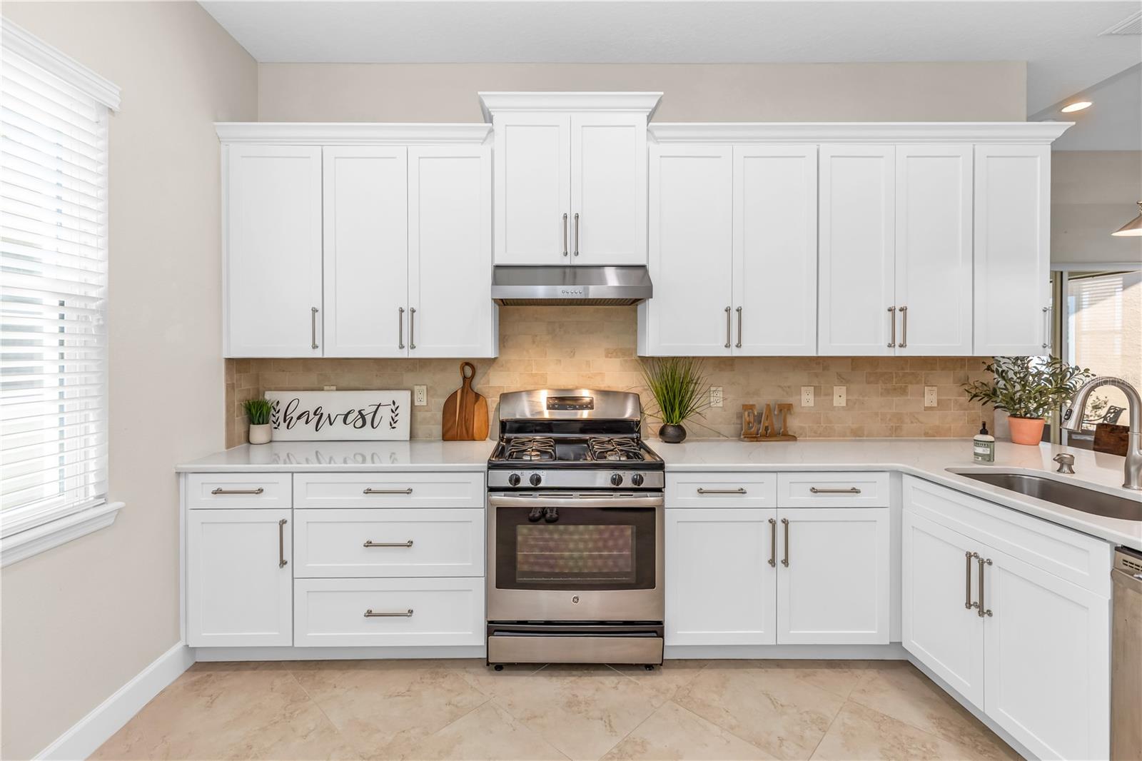 1682 VICTORIA GARDENS DR, DELAND, FL, 32724