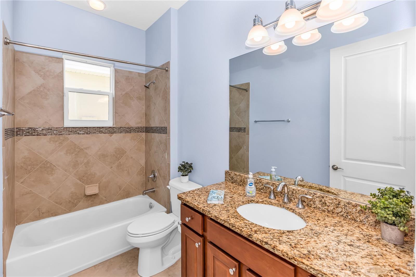 1682 VICTORIA GARDENS DR, DELAND, FL, 32724