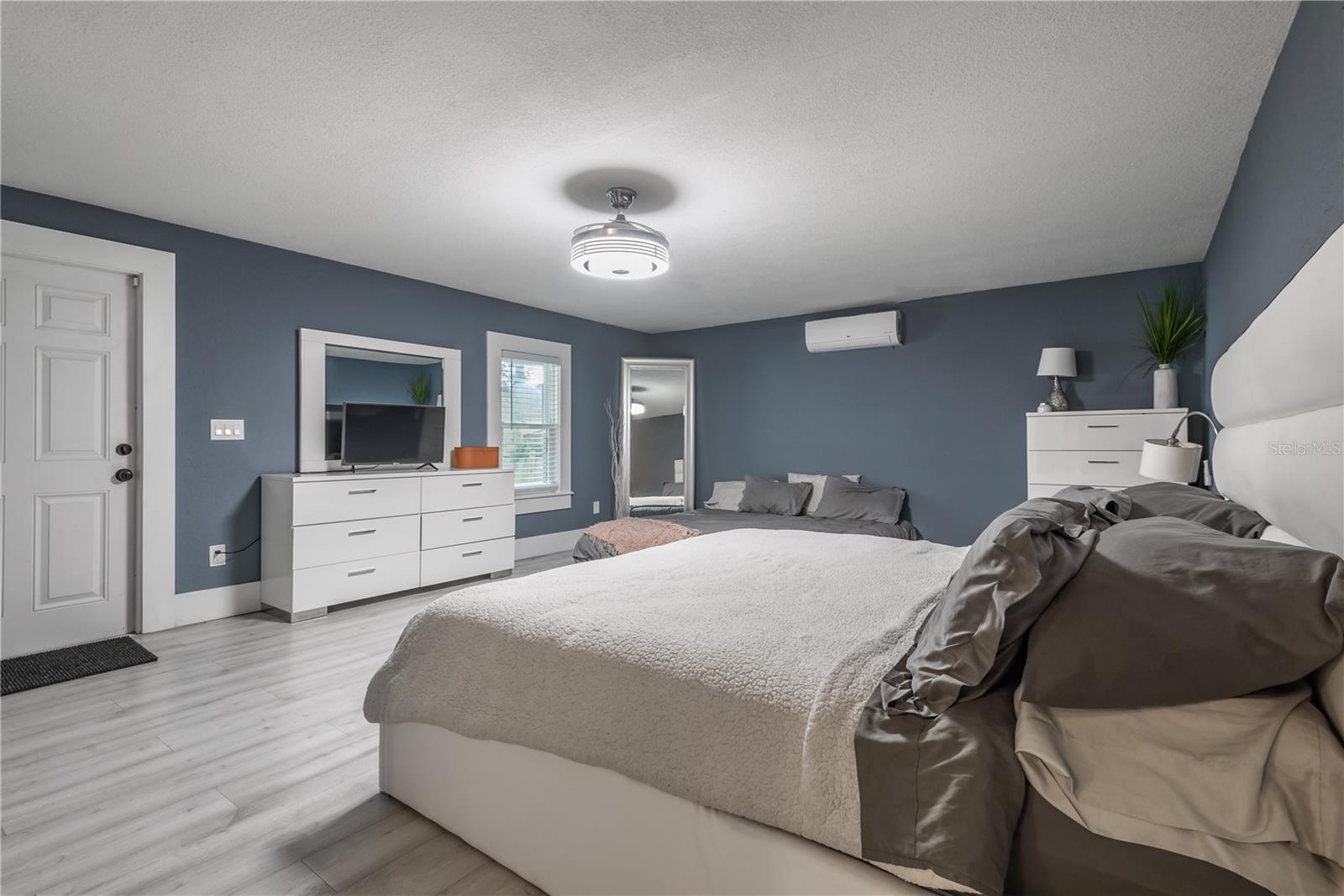 806 E HAMILTON AVE, TAMPA, FL, 33604