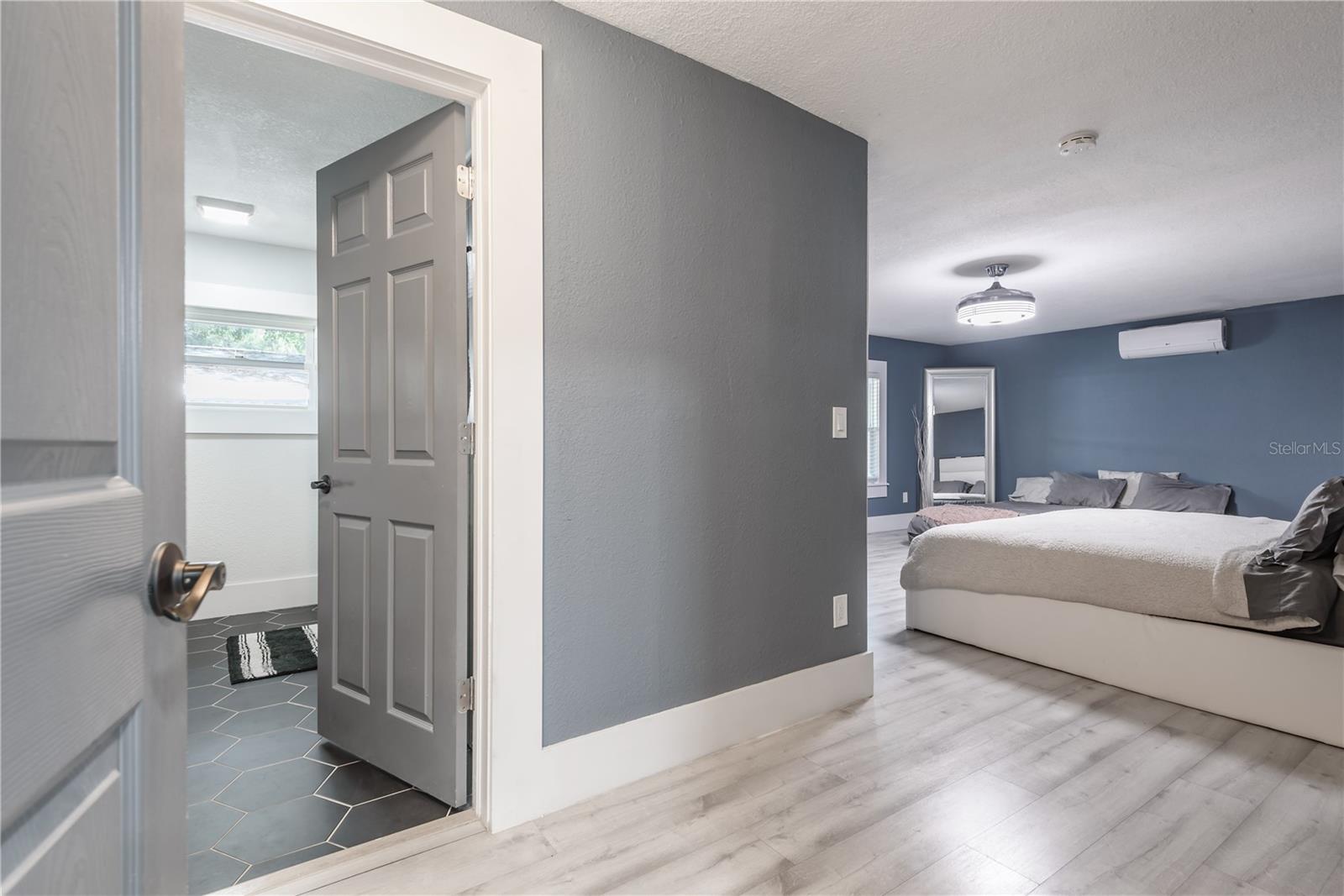 806 E HAMILTON AVE, TAMPA, FL, 33604