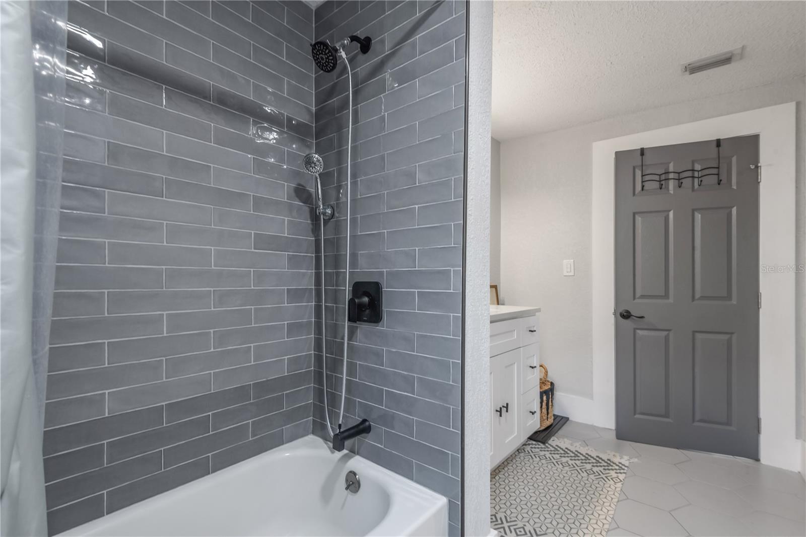 806 E HAMILTON AVE, TAMPA, FL, 33604