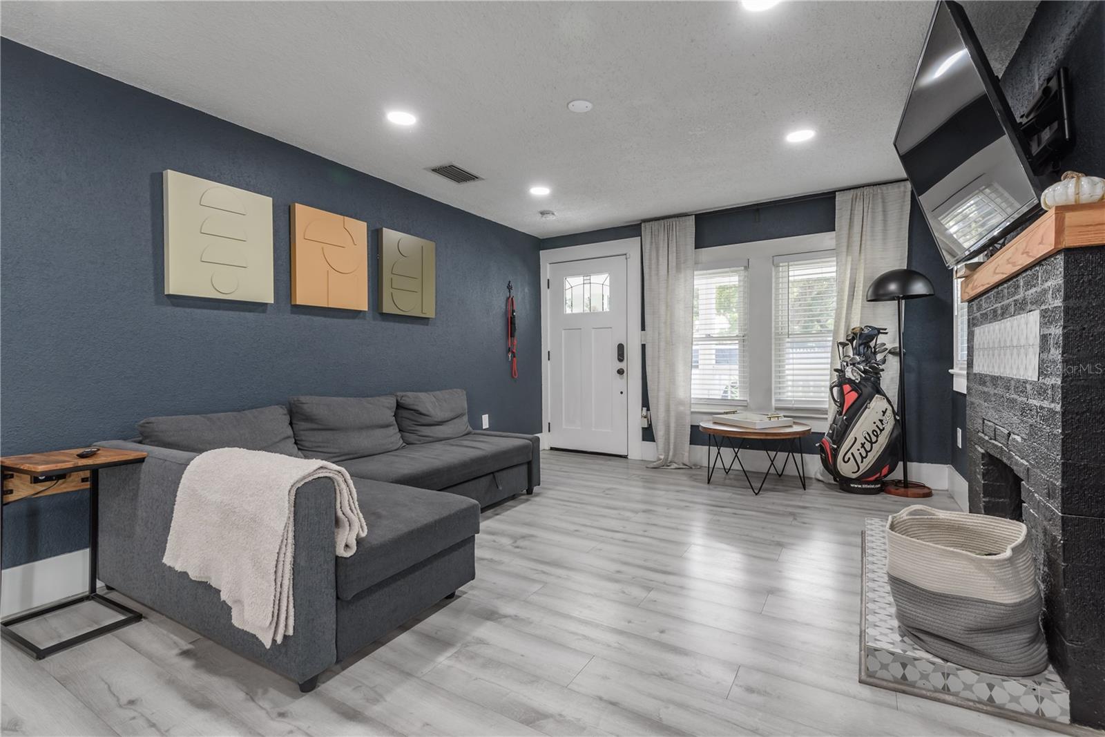 806 E HAMILTON AVE, TAMPA, FL, 33604