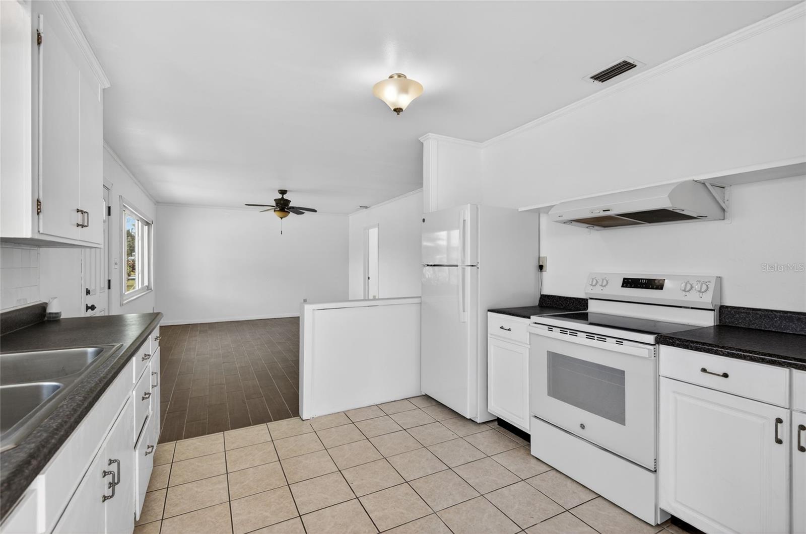 106 W NORTH BRANCH RD, RUSKIN, FL, 33570