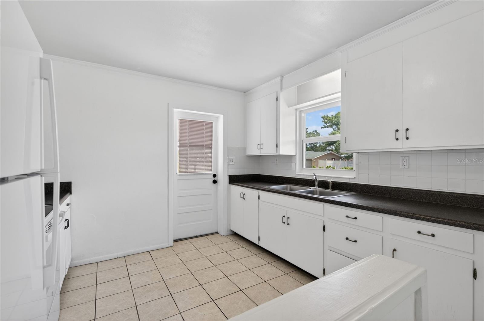 106 W NORTH BRANCH RD, RUSKIN, FL, 33570