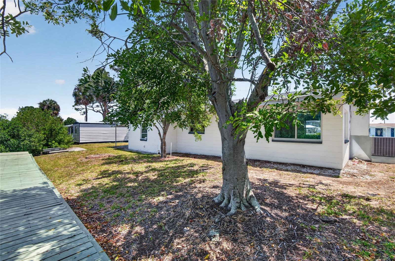 106 W NORTH BRANCH RD, RUSKIN, FL, 33570