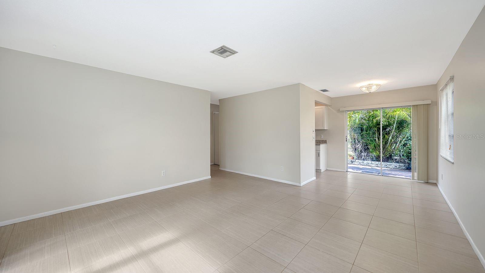 2121 PUEBLO CIR #V6, SARASOTA, FL, 34231